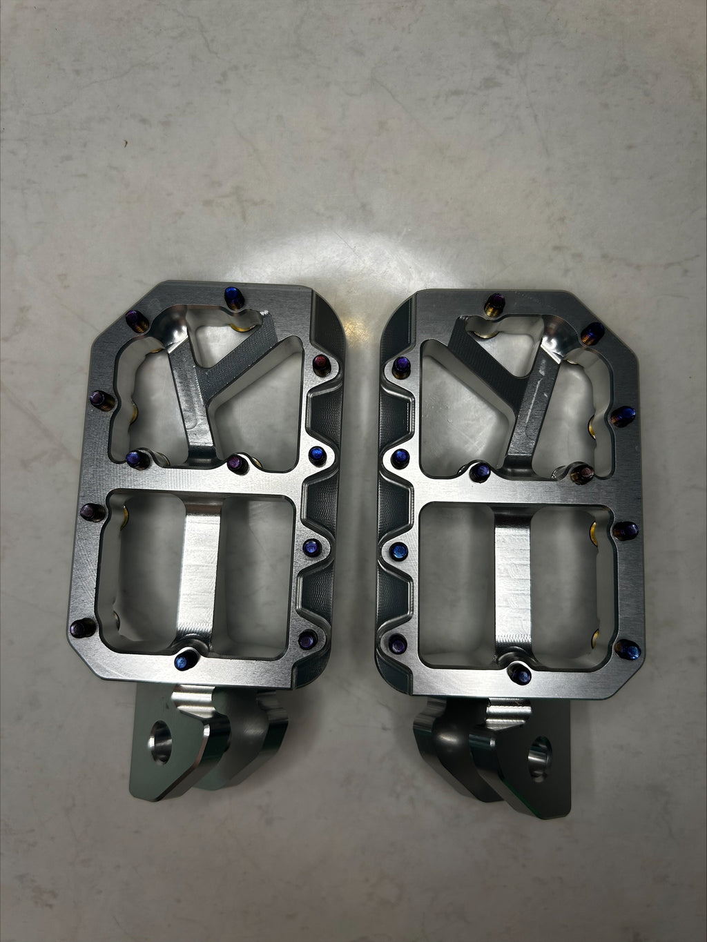 E-Moto Universal CNC Foot pegs (Silver)