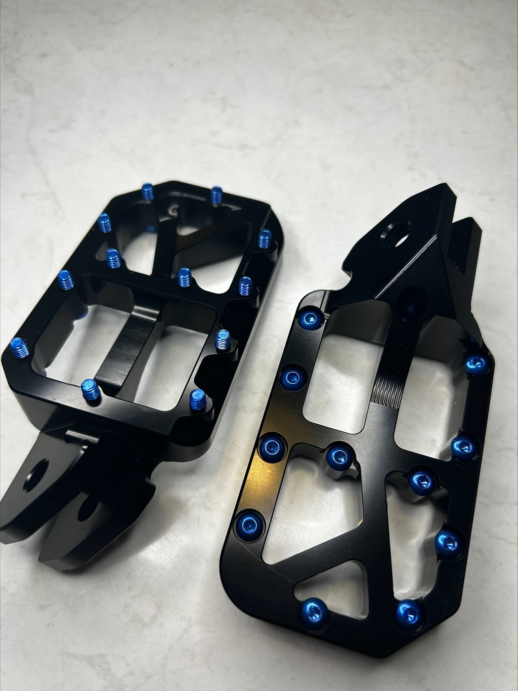 E-Moto Universal CNC Foot pegs (Black)