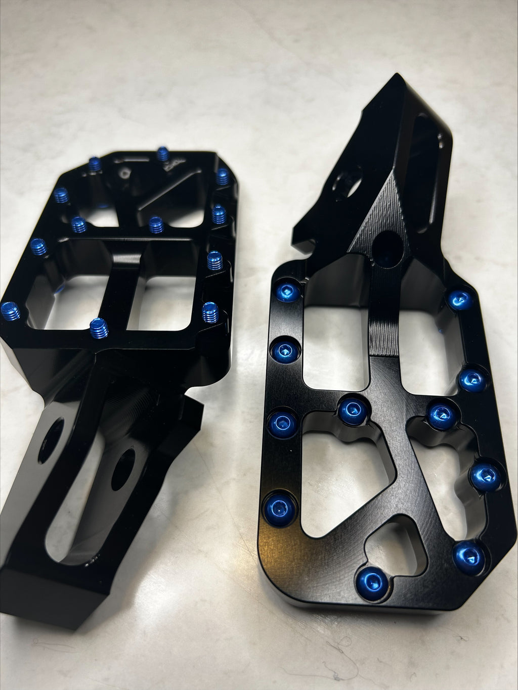 Ultra Bee CNC Foot pegs
