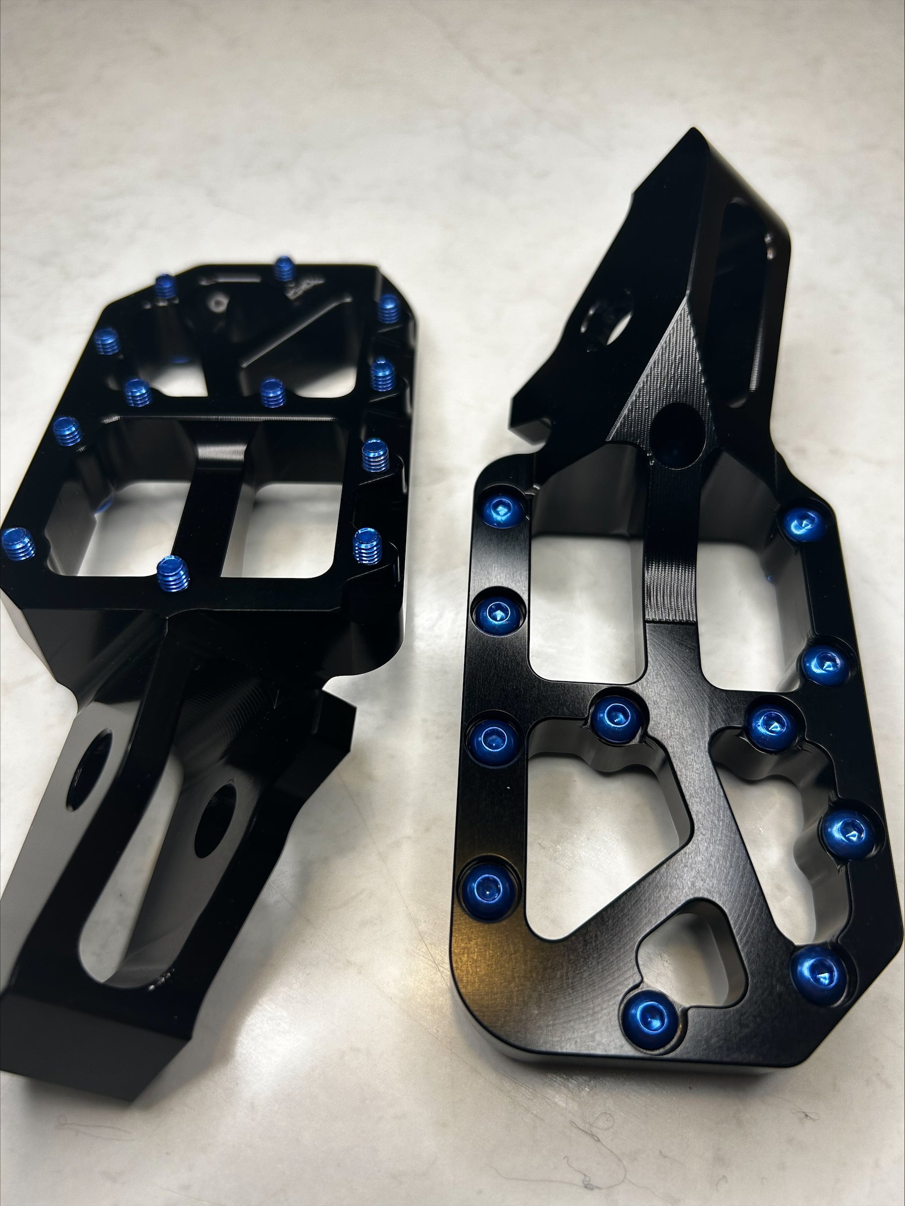 Ultra Bee CNC Foot pegs