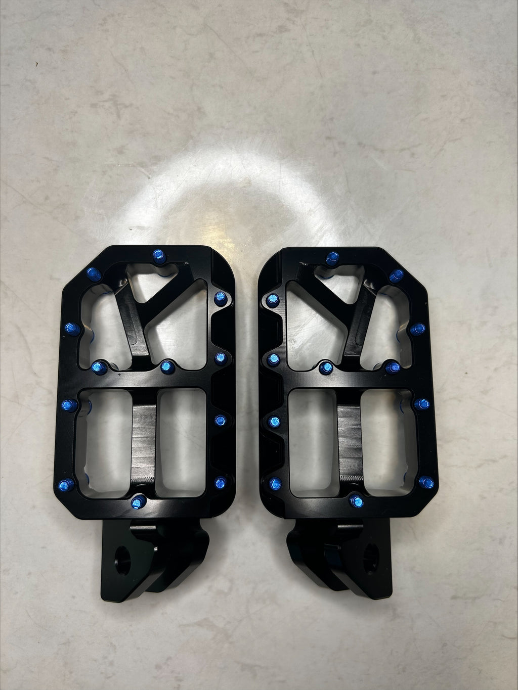 E-Moto Universal CNC Foot pegs (Black)