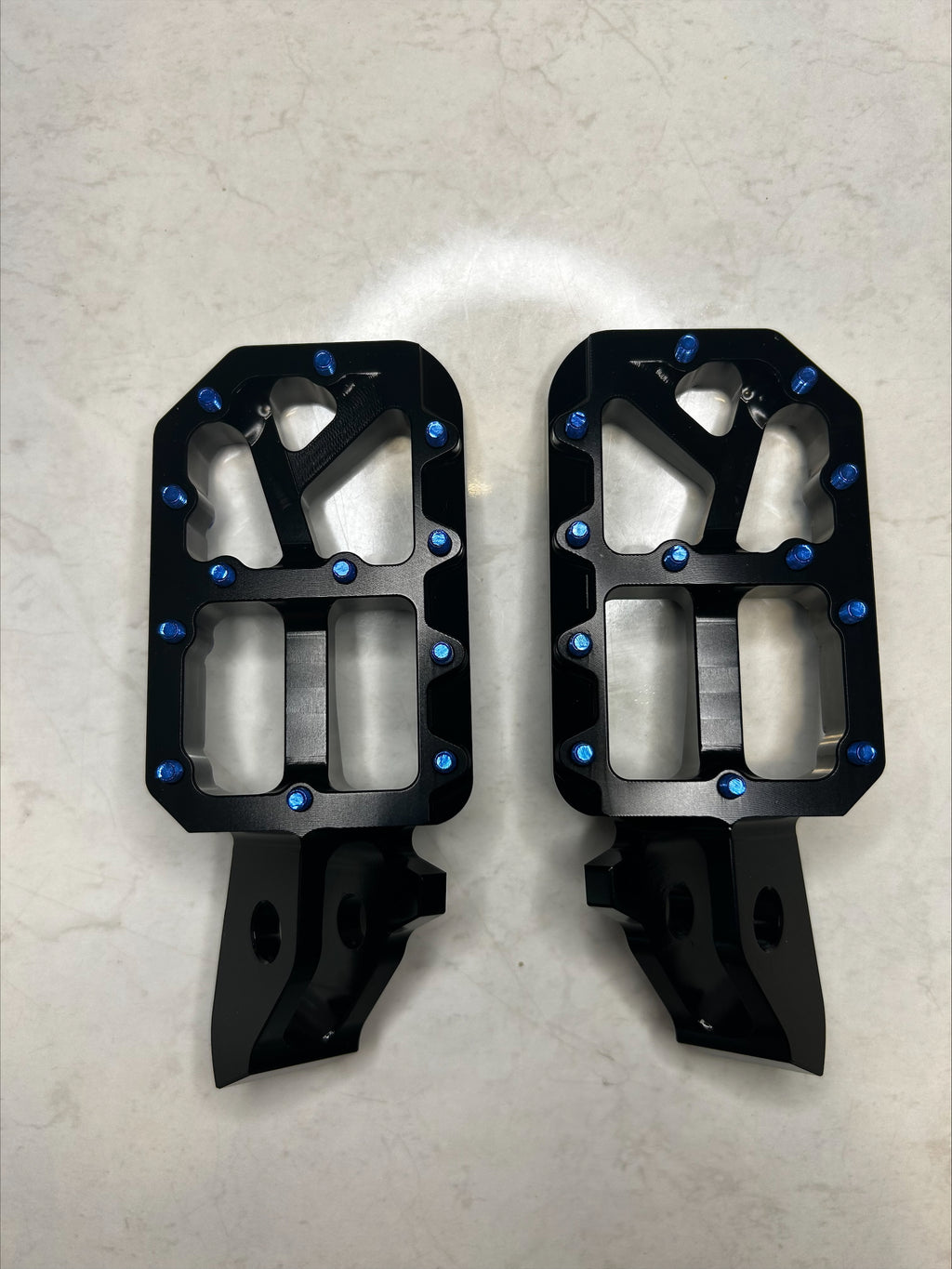Ultra Bee CNC Foot pegs
