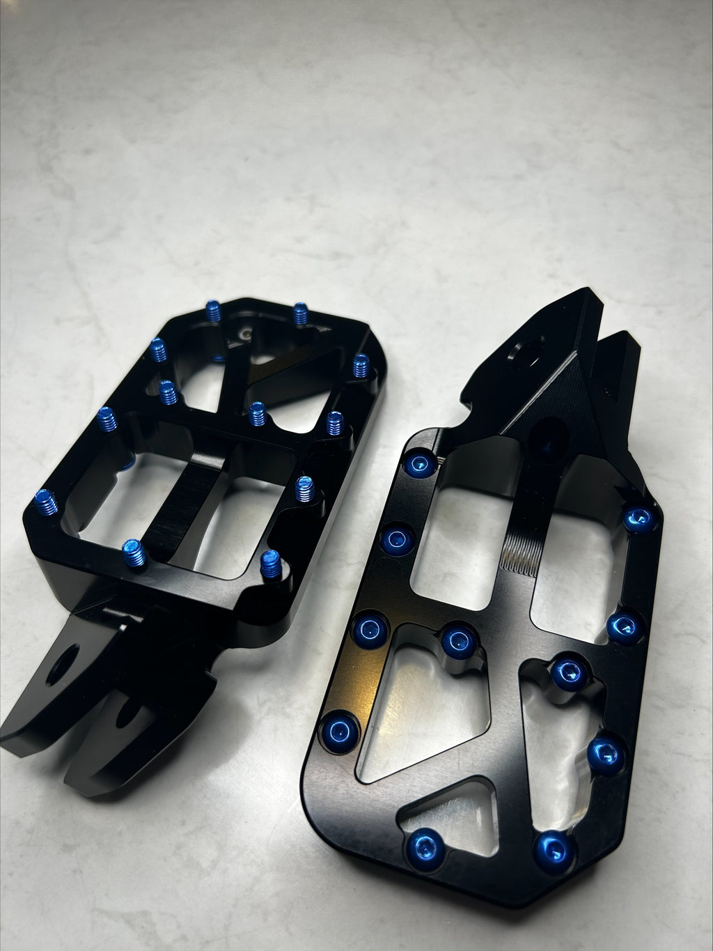 E-Moto Universal CNC Foot pegs (Black)