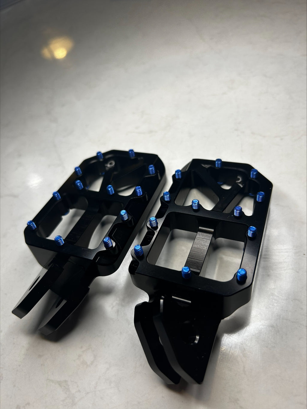 E-Moto Universal CNC Foot pegs (Black)